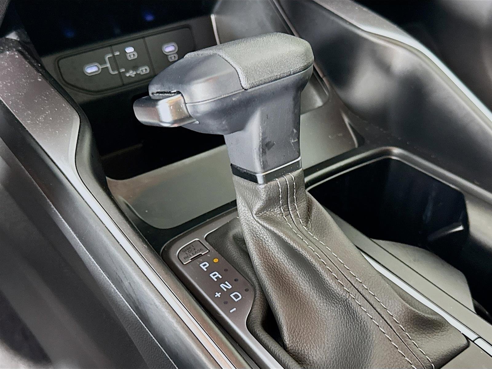 Certified 2025 Kia Sorento LX image 18