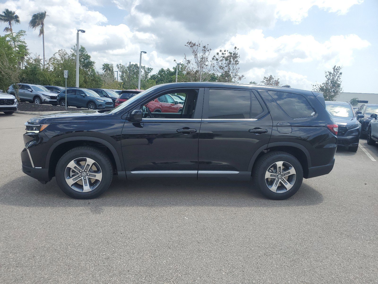 New 2025 Honda Pilot EX-L image 7