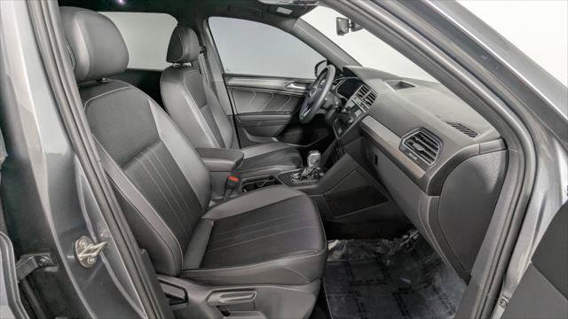 Used 2023 Volkswagen Tiguan SE R-Line FWD image 27