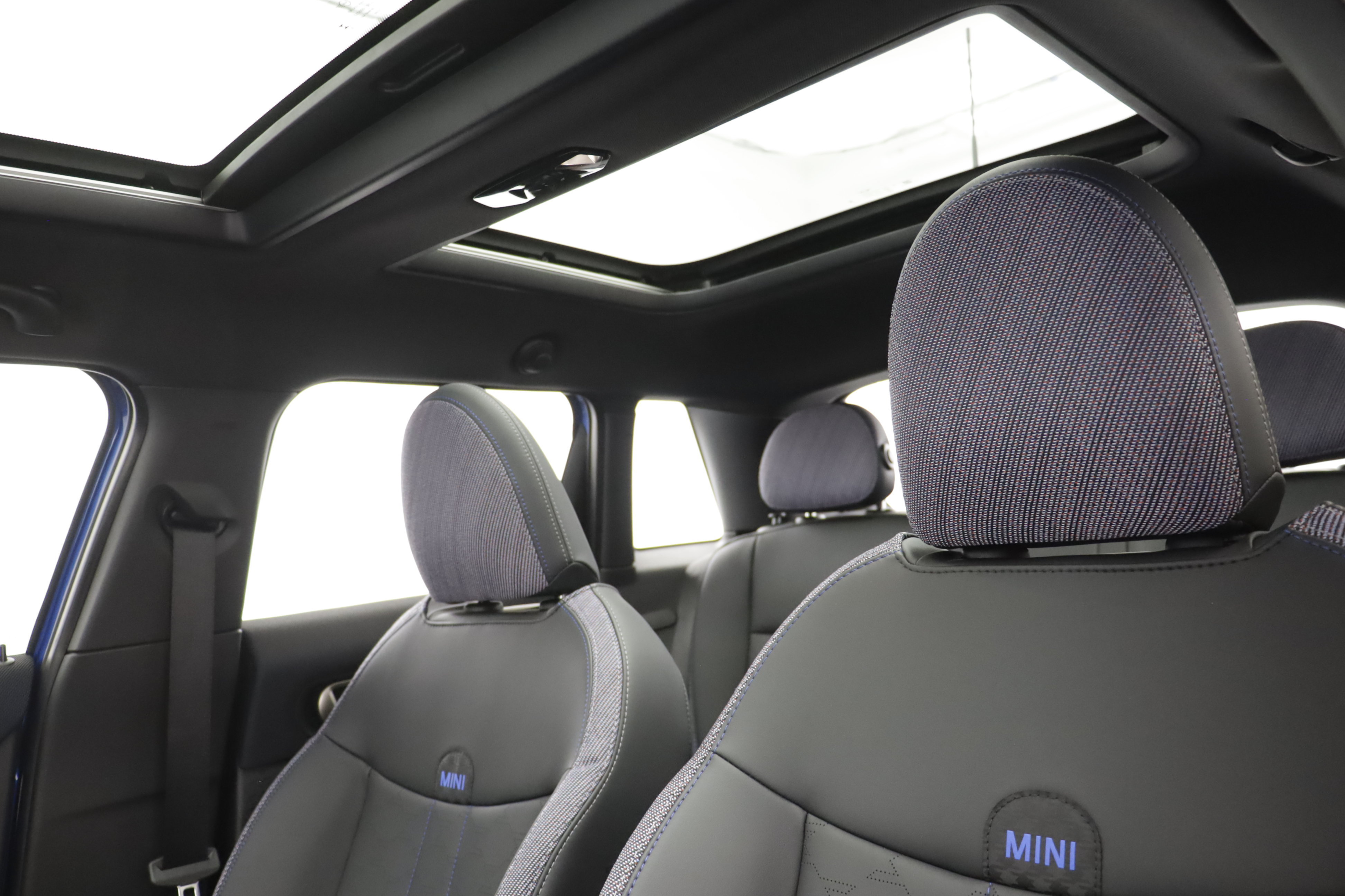 New 2027 MINI Cooper 4-Door Hardtop FWD image 13