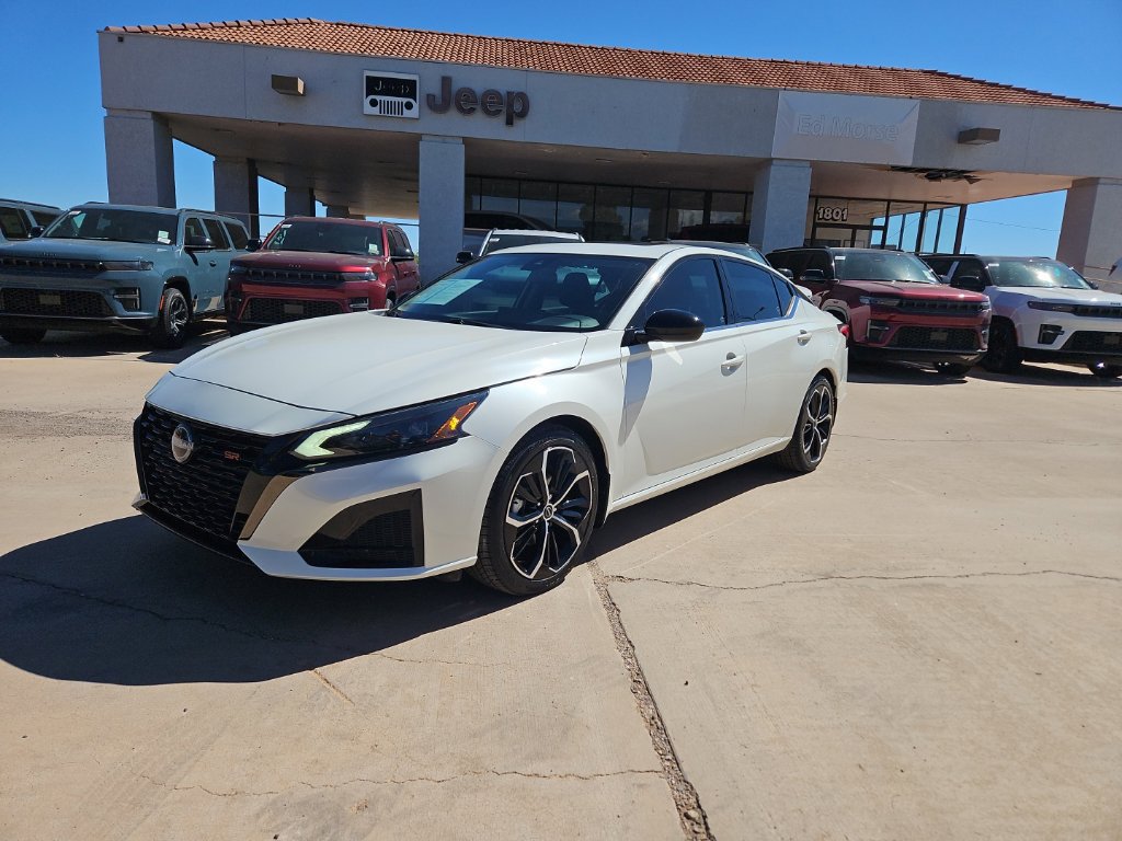 Used 2023 Nissan Altima 2.5 SR w/ SR Premium Package