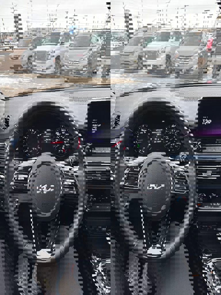 Used 2023 Kia Seltos Nightfall Edition image 14