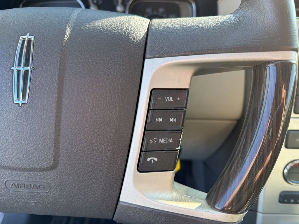 Used 2009 Lincoln MKX AWD image 31