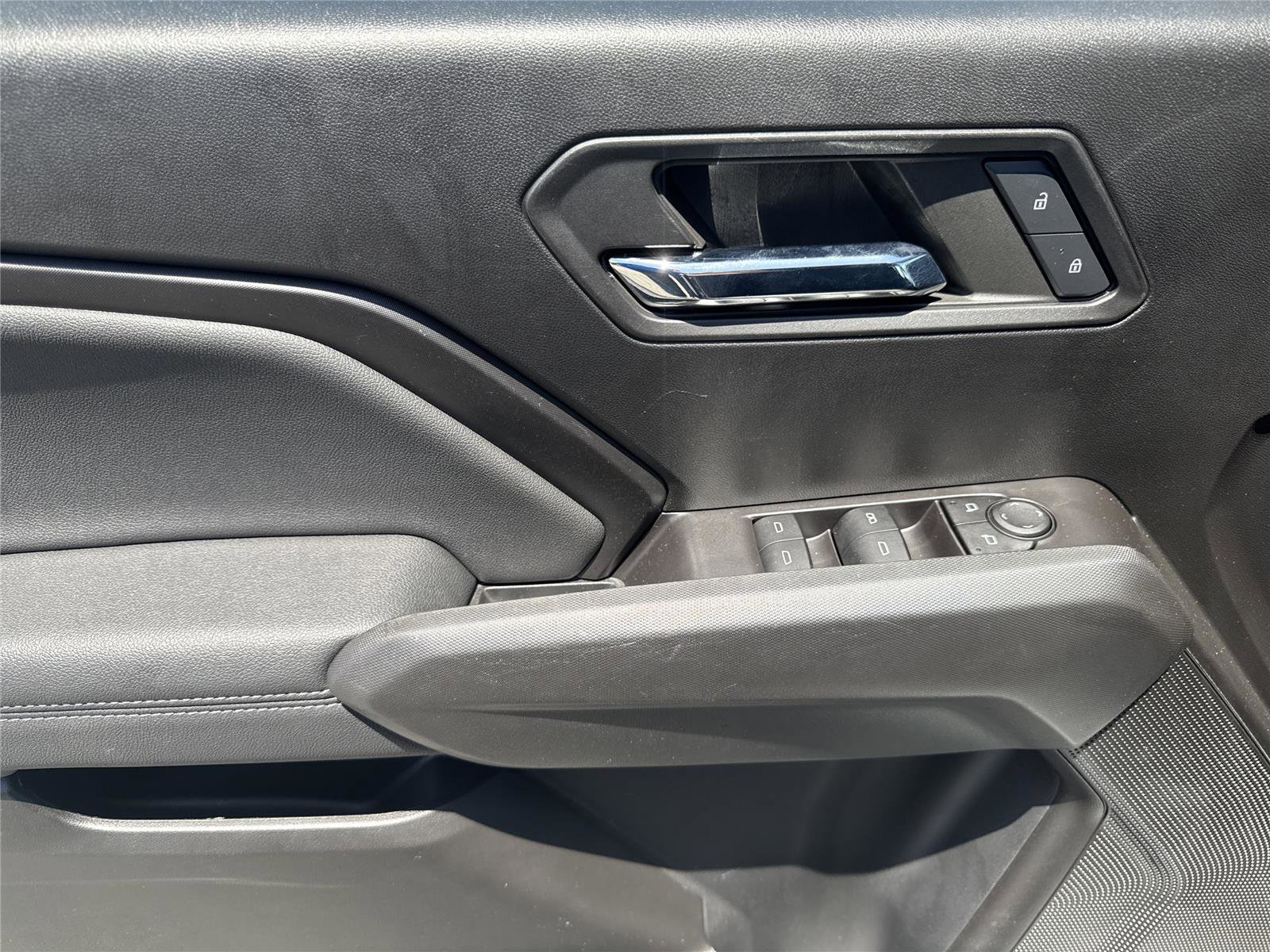 Used 2024 GMC Canyon Elevation w/ Elevation Premium Package RWD image 17