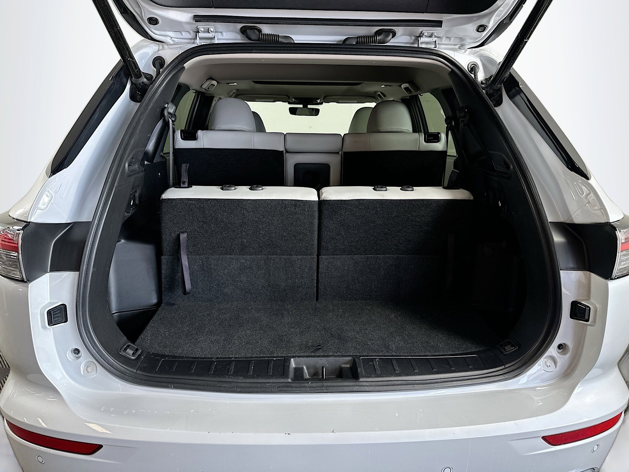 Used 2025 Mitsubishi Outlander SEL image 27