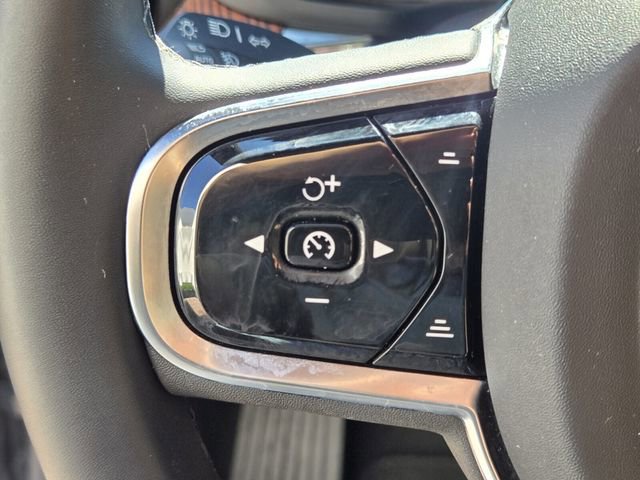 Certified 2023 Volvo XC60 B5 Plus FWD image 29