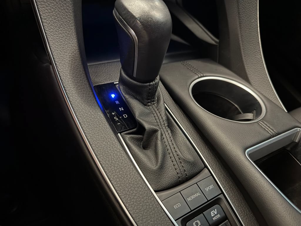 Used 2021 Toyota Avalon XSE FWD image 16