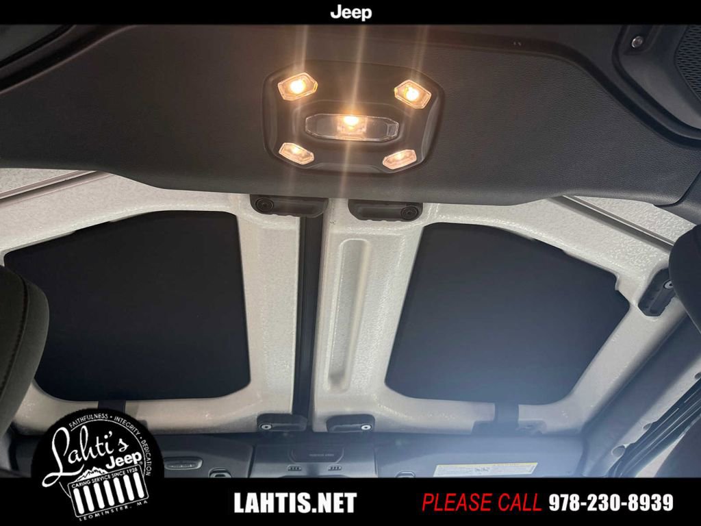 Used 2021 Jeep Wrangler Unlimited Islander image 18