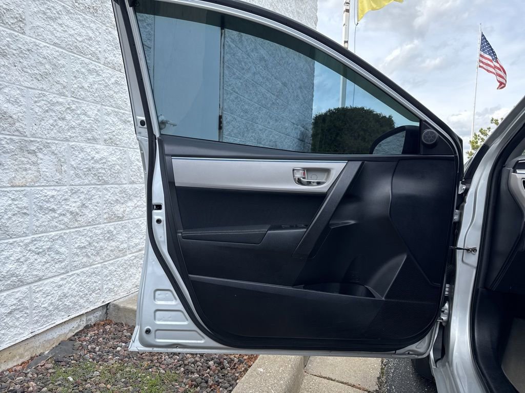 Used 2014 Toyota Corolla LE FWD image 8