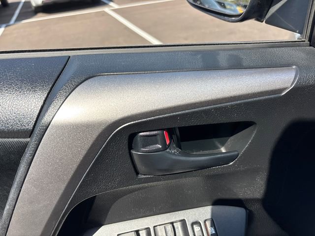 Used 2016 Toyota RAV4 LE FWD image 13