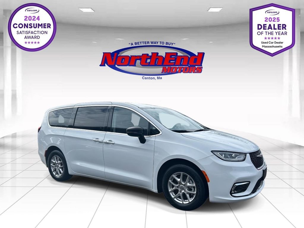 Used 2024 Chrysler Pacifica Touring-L image 1