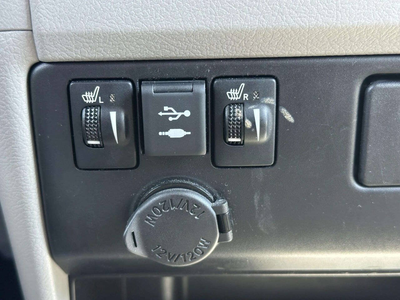 Used 2020 Toyota Sienna XLE FWD image 13