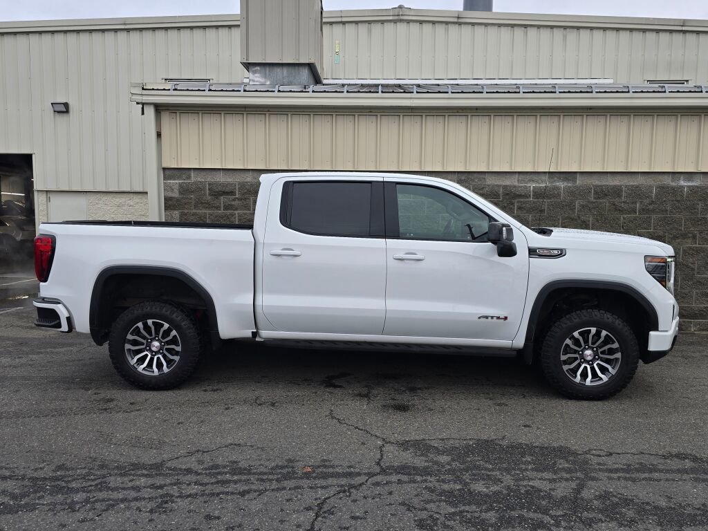 Used 2022 GMC Sierra 1500 AT4 w/ AT4 Premium Package image 12