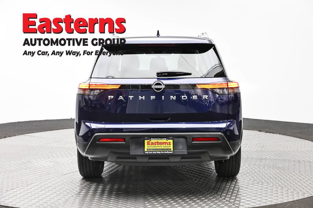 Used 2025 Nissan Pathfinder SV FWD image 6