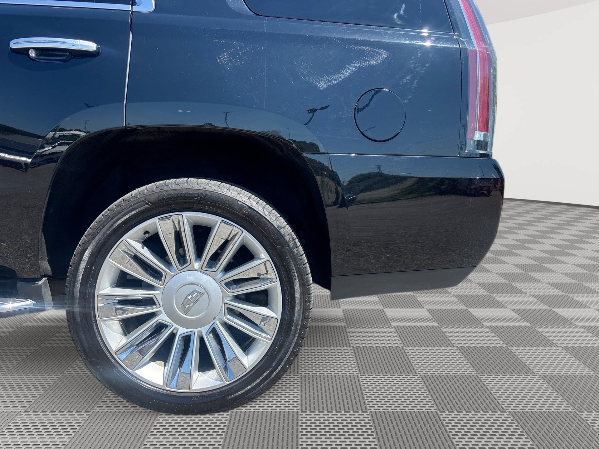 Used 2016 Cadillac Escalade Platinum AWD/4WD image 29
