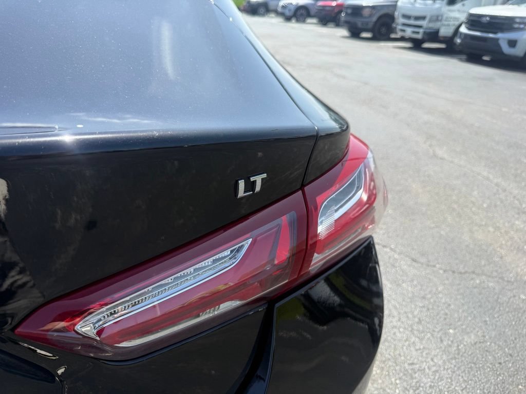 Used 2019 Chevrolet Malibu LT w/ Leather Package FWD image 40