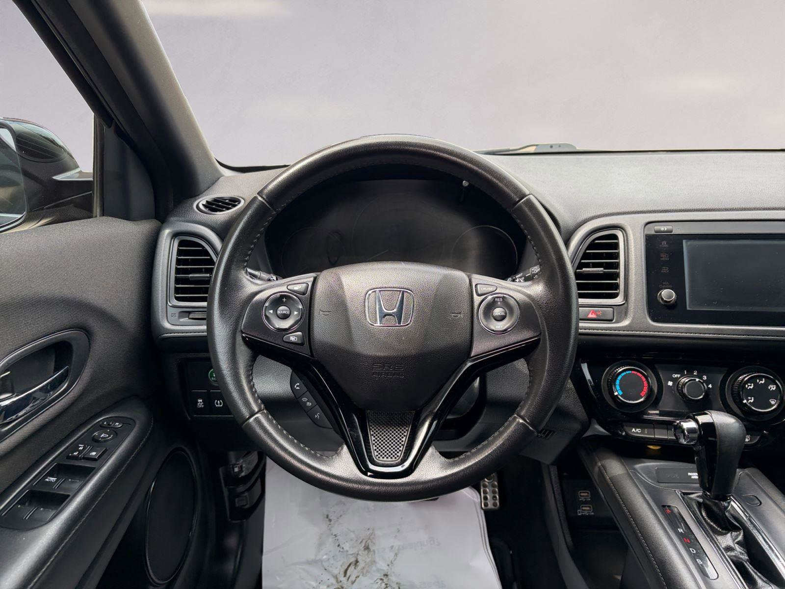 Used 2020 Honda HR-V Sport image 12