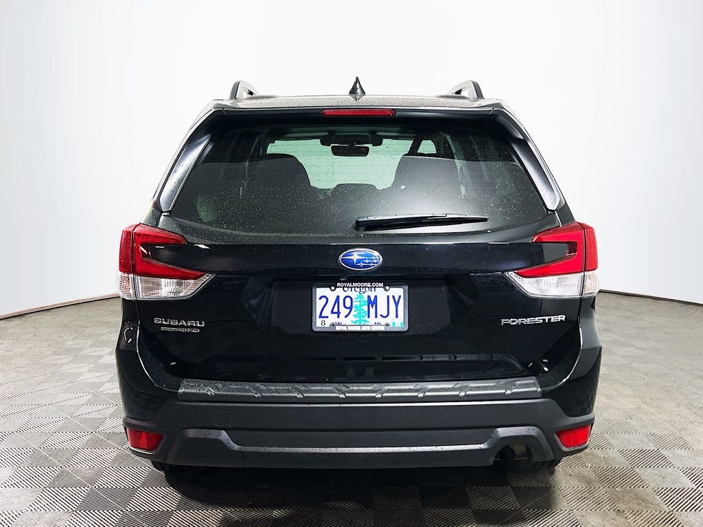 Used 2020 Subaru Forester Premium AWD/4WD image 6