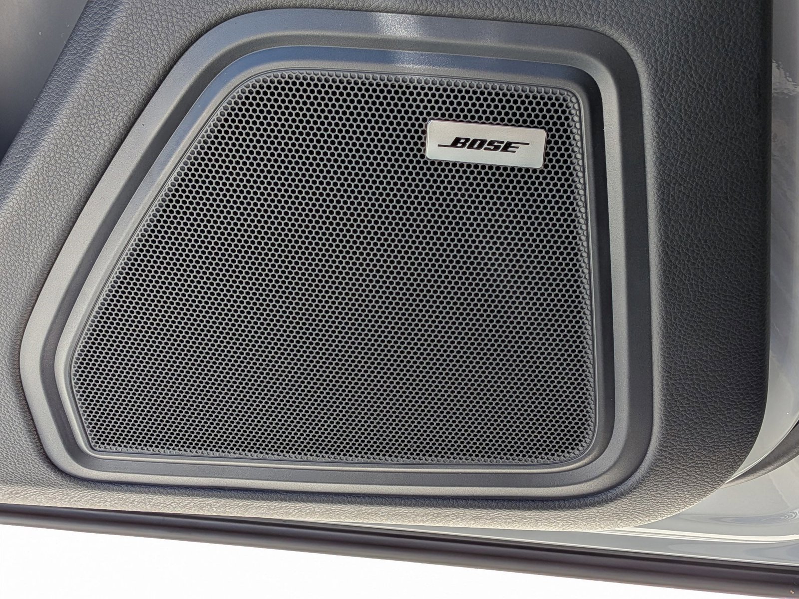 New 2026 Porsche Macan Turbo image 14