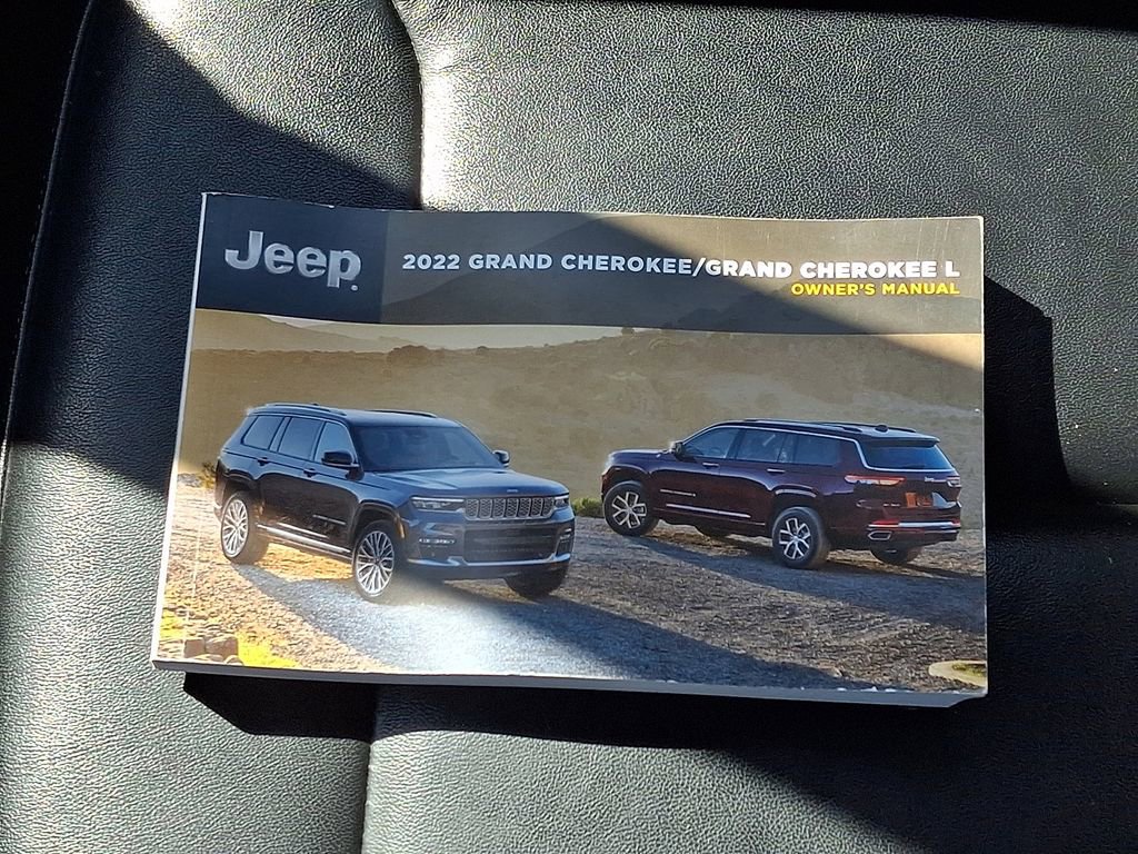 Used 2022 Jeep Grand Cherokee L Limited AWD/4WD image 28