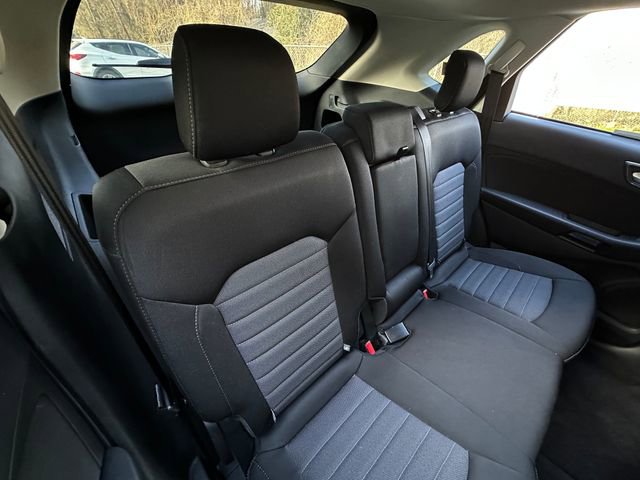 Used 2018 Ford Edge SE image 27