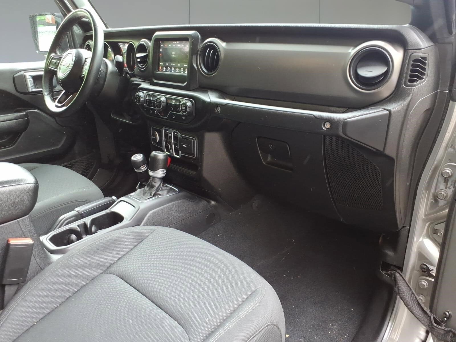 Used 2022 Jeep Gladiator Sport AWD/4WD image 7