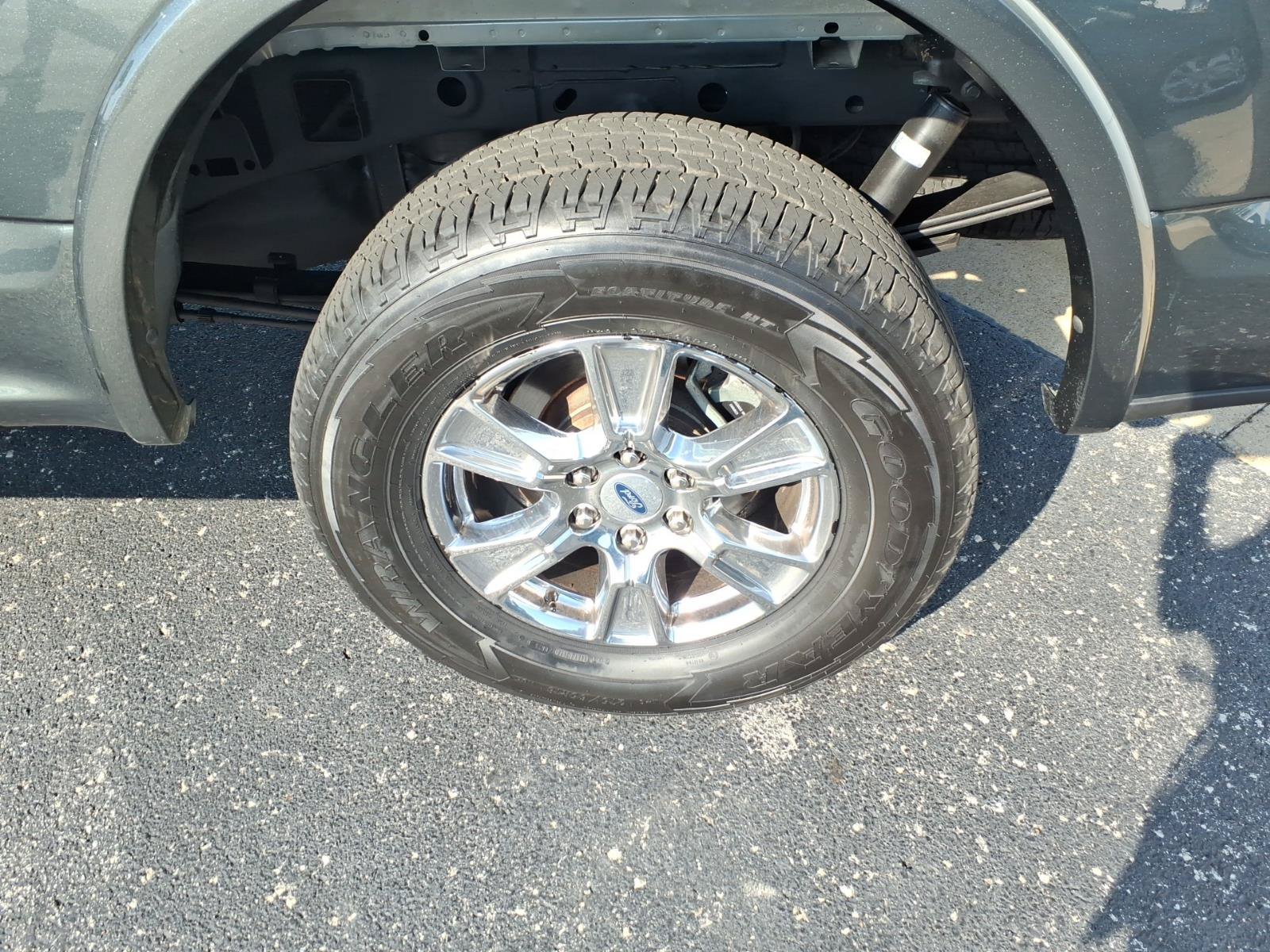 Used 2015 Ford F150 Lariat AWD/4WD image 6