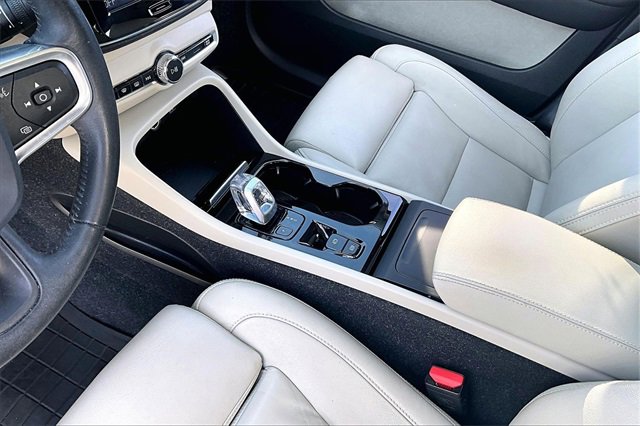 Used 2020 Volvo XC40 T5 Inscription image 18