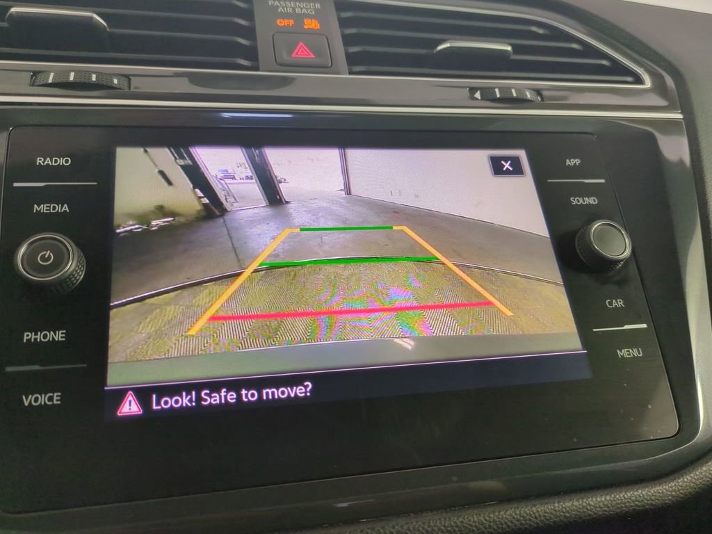 Used 2024 Volkswagen Tiguan SE R-Line image 26