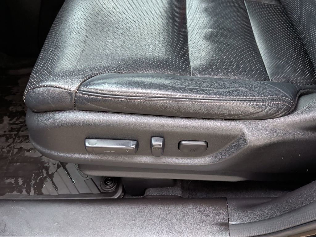 Used 2015 Honda CR-V Touring image 11