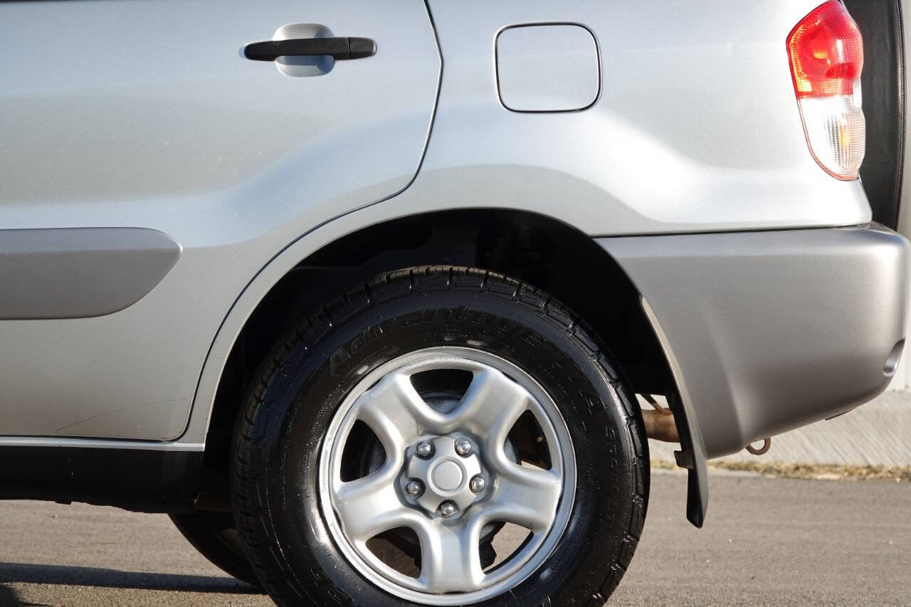 Used 2003 Toyota RAV4 4WD image 16