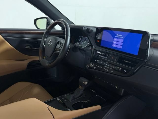 Certified 2025 Lexus ES 300h w/ Technology Package FWD image 17