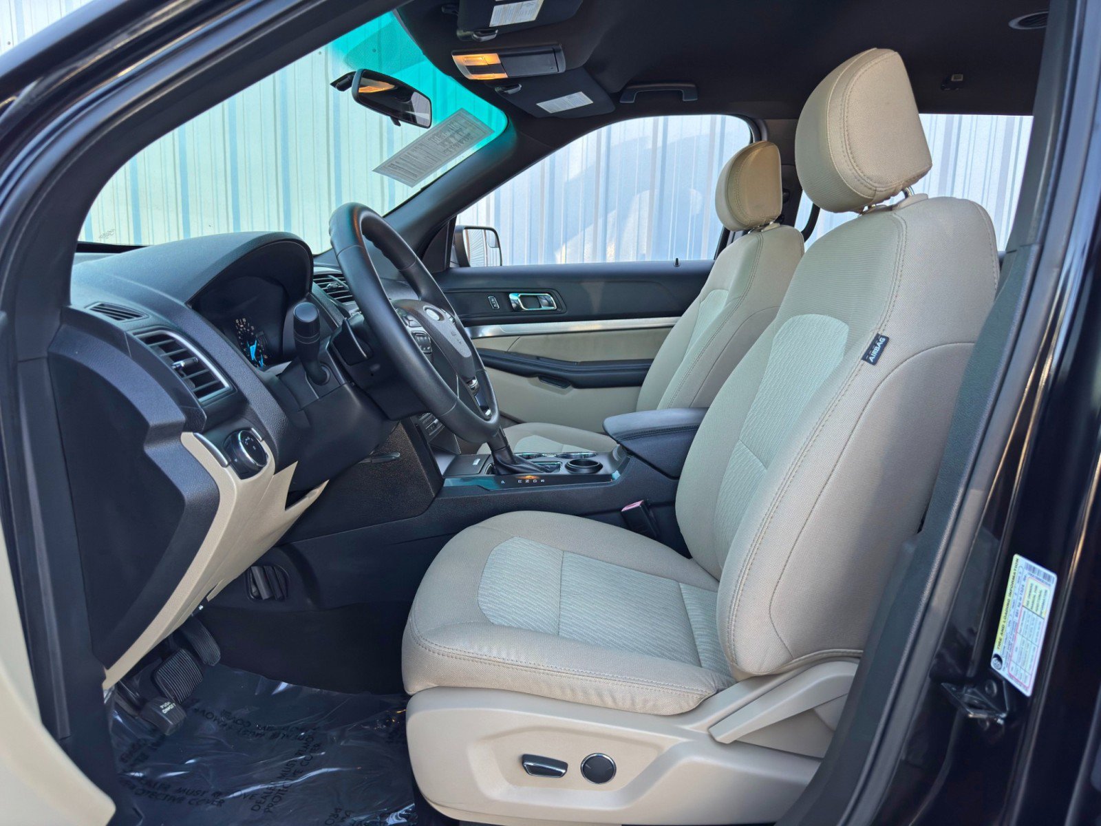 Used 2017 Ford Explorer FWD image 15