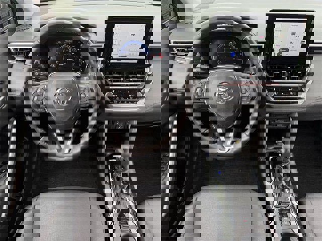 Used 2023 Toyota Corolla Cross XLE image 12