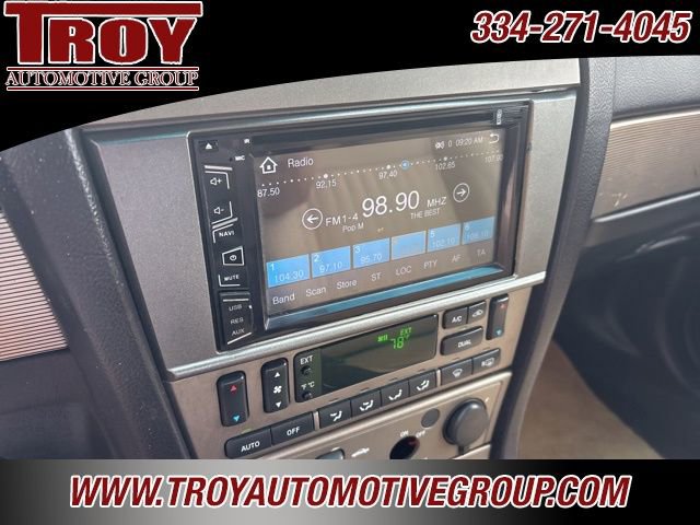 Used 2004 Ford Thunderbird image 27