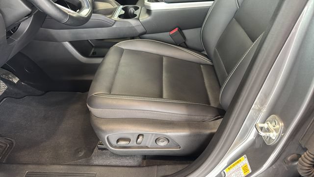 Used 2026 GMC Terrain Elevation w/ Elevation Premium Package AWD/4WD image 8