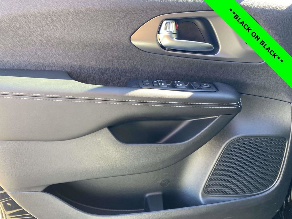 New 2026 Chrysler Pacifica Select w/ S Appearance Package image 14