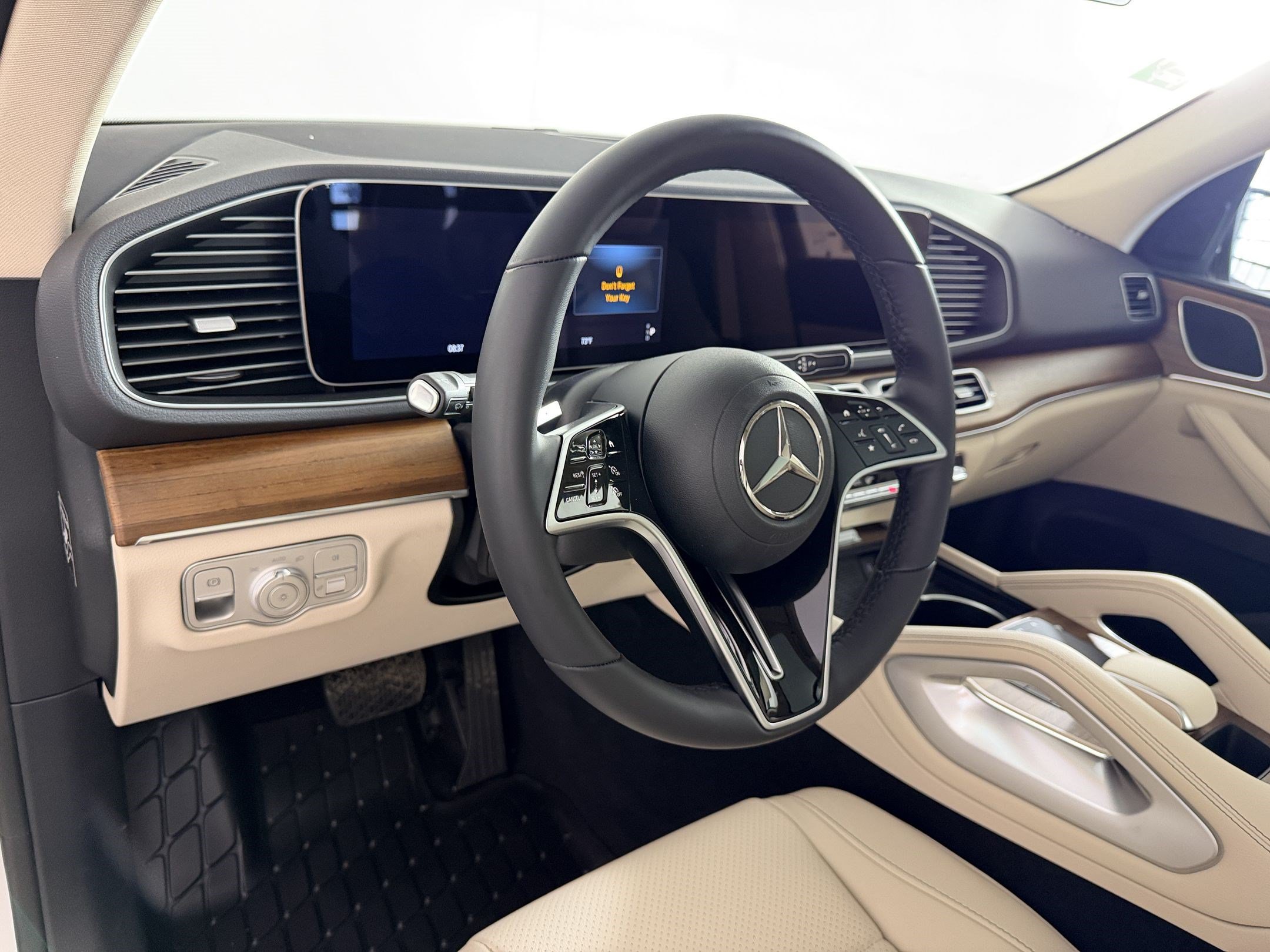 New 2026 Mercedes-Benz GLE 450e 4MATIC image 4