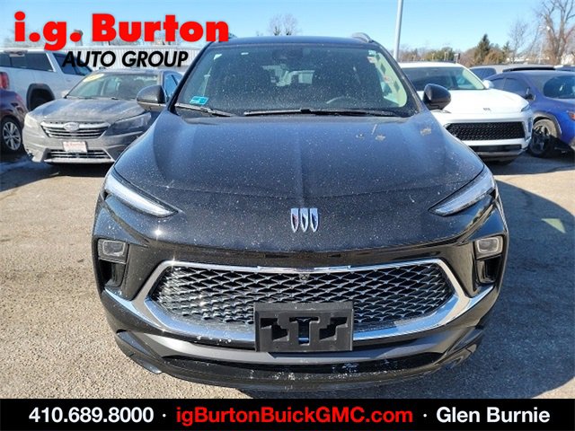 Used 2024 Buick Encore GX Avenir w/ Avenir Technology Package image 2