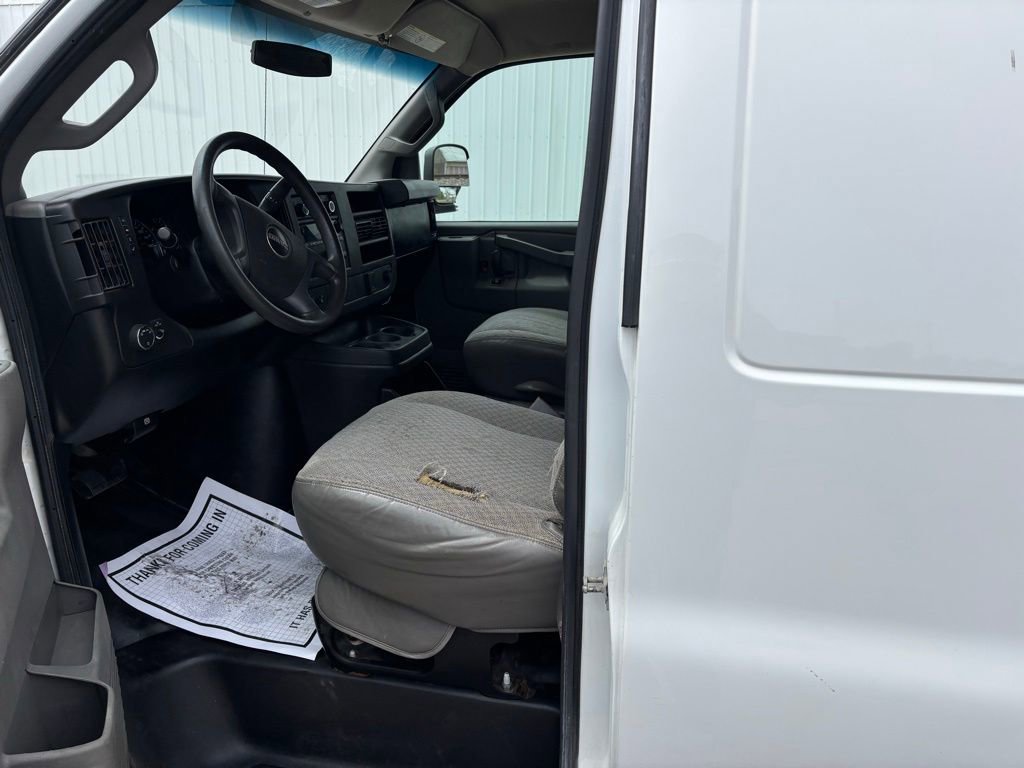 Used 2008 GMC Savana 2500 RWD image 10