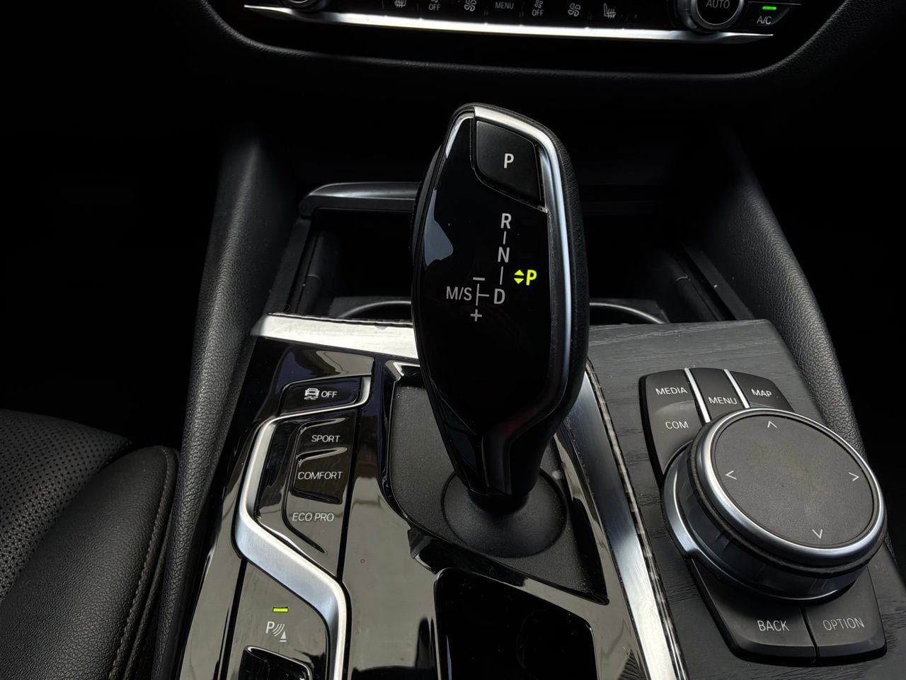 Used 2021 BMW 530i w/ Premium Package RWD image 29