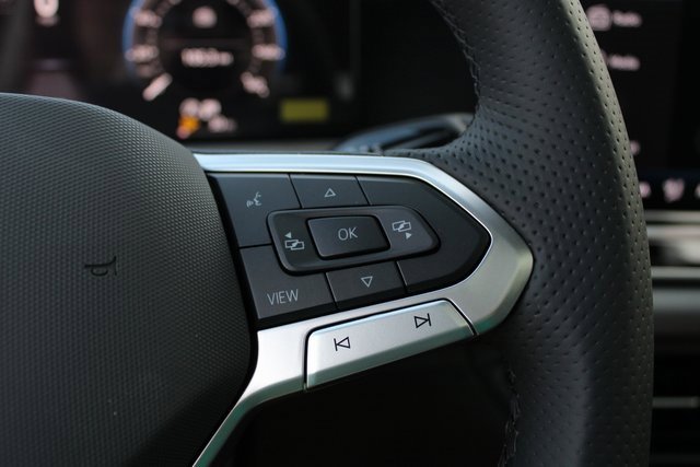 New 2025 Volkswagen Tiguan SE R-Line image 13