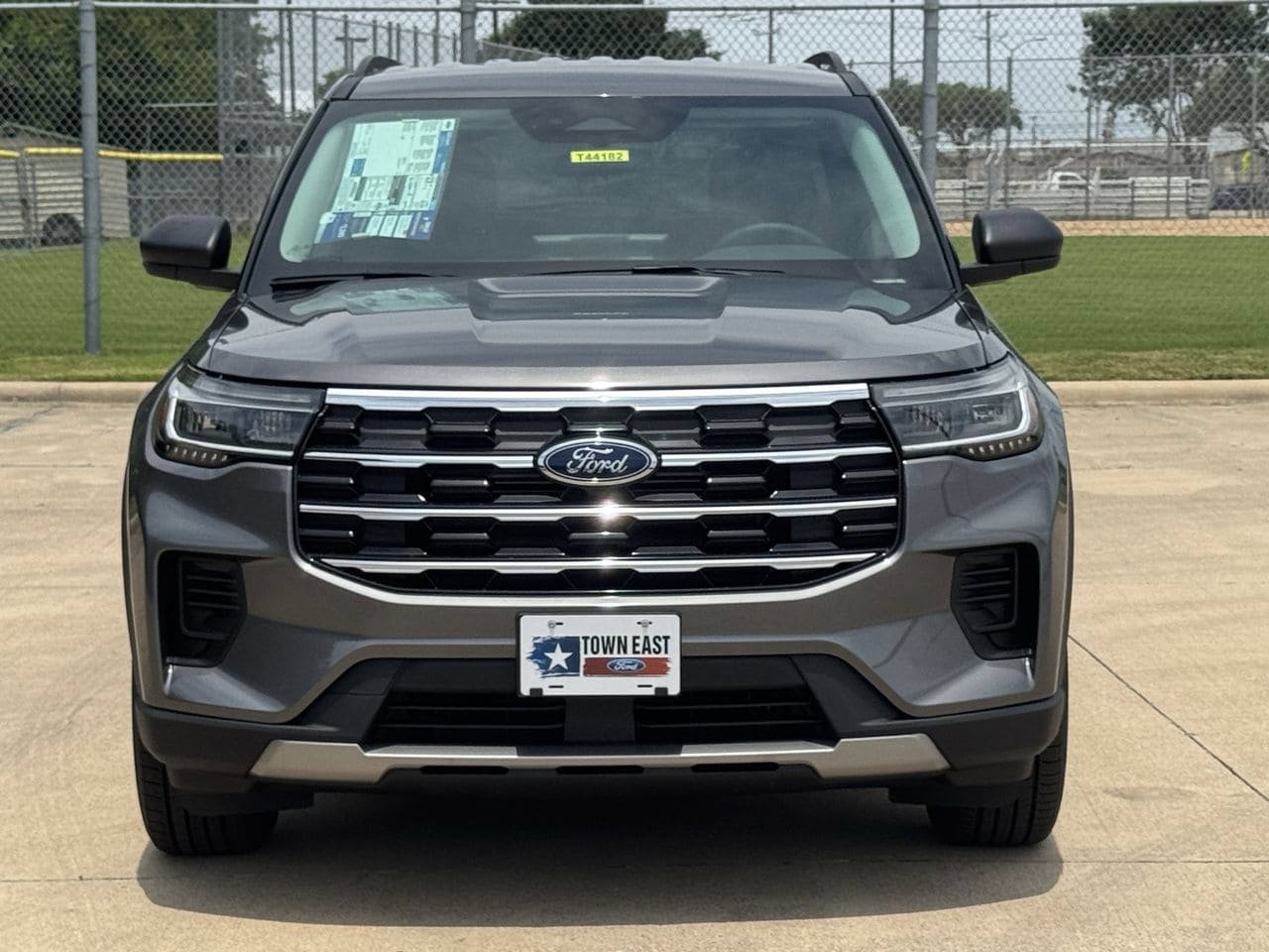 New 2026 Ford Explorer Active AWD/4WD image 8