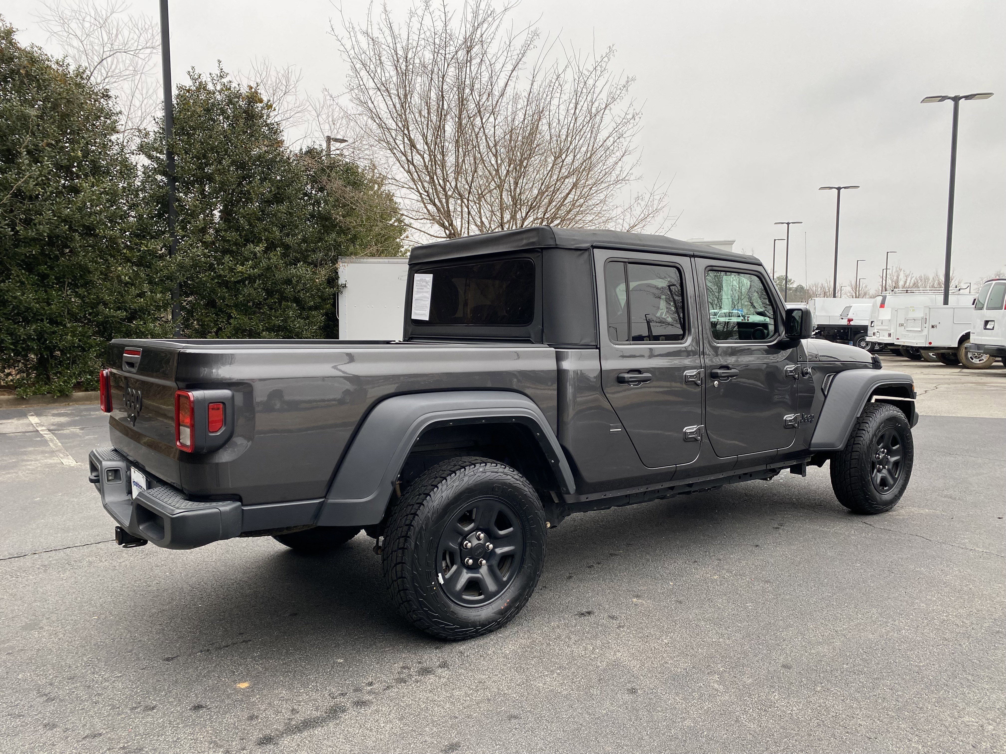 Used 2022 Jeep Gladiator Sport image 9
