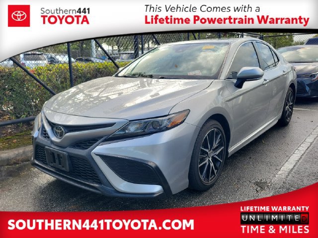 Used 2024 Toyota Camry SE w/ Cold Weather Package FWD image 1