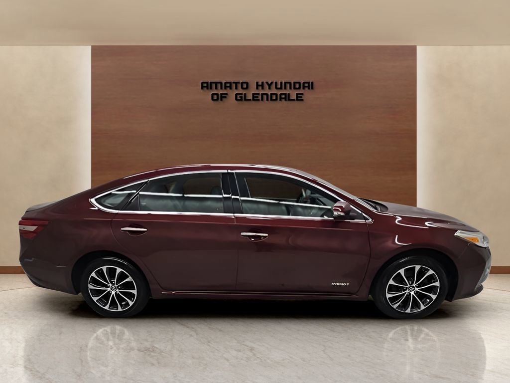 Used 2017 Toyota Avalon XLE Plus image 7