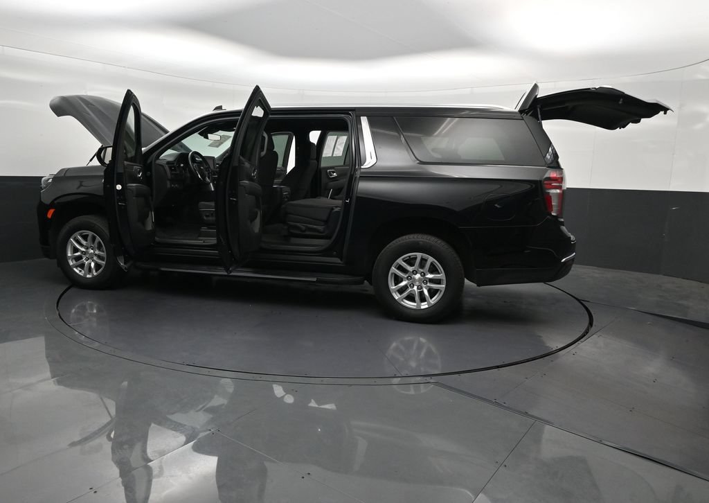 Used 2024 Chevrolet Suburban LS RWD image 35