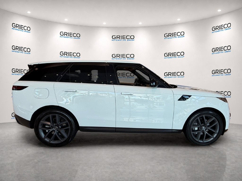 Used 2024 Land Rover Range Rover Sport SE AWD/4WD image 8
