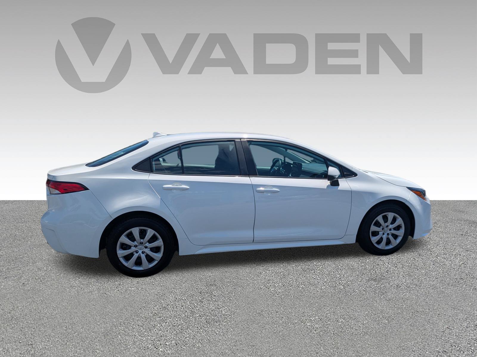 Used 2025 Toyota Corolla LE FWD image 21