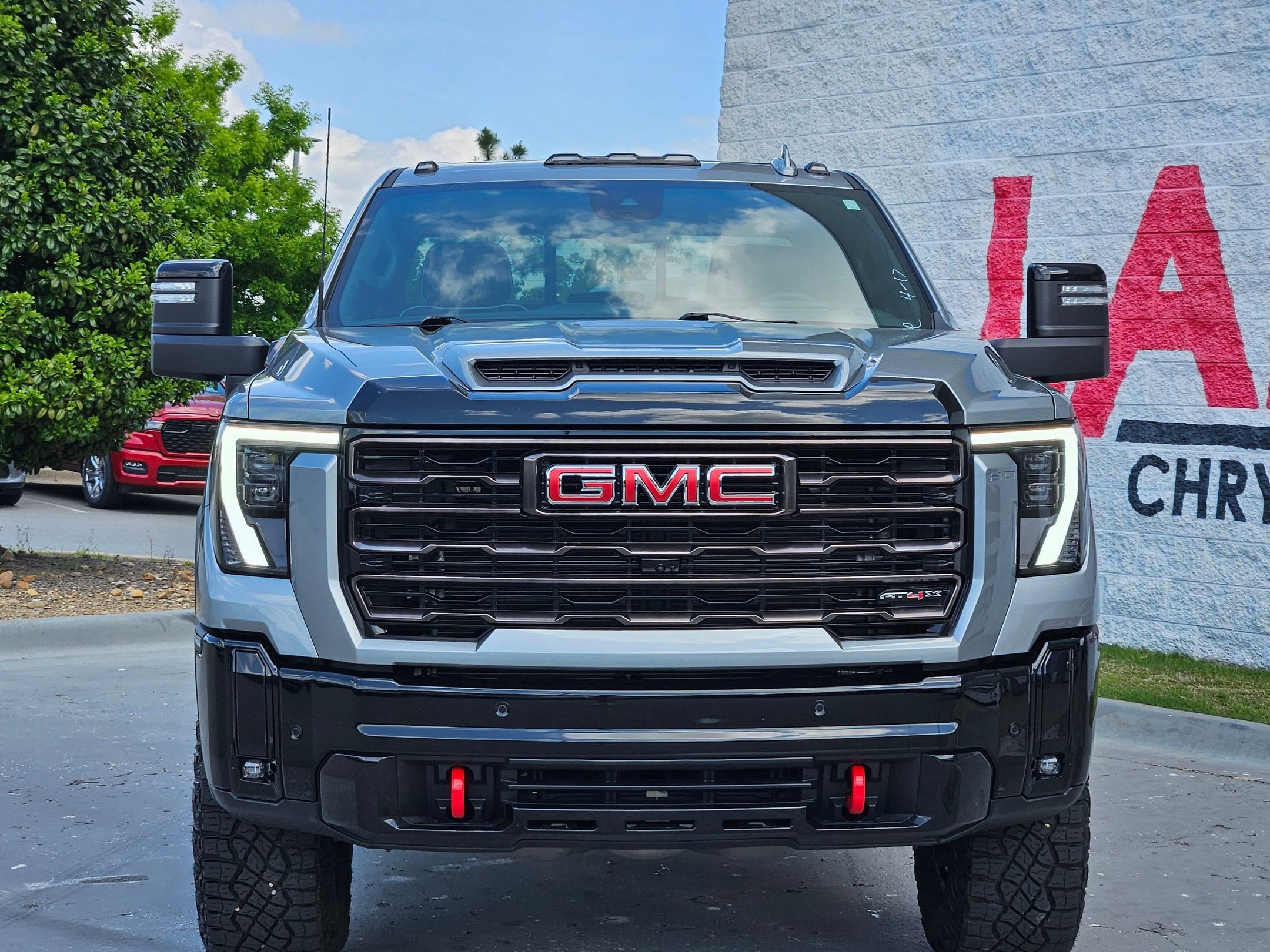 Used 2025 GMC Sierra 2500 AT4X AWD/4WD image 2